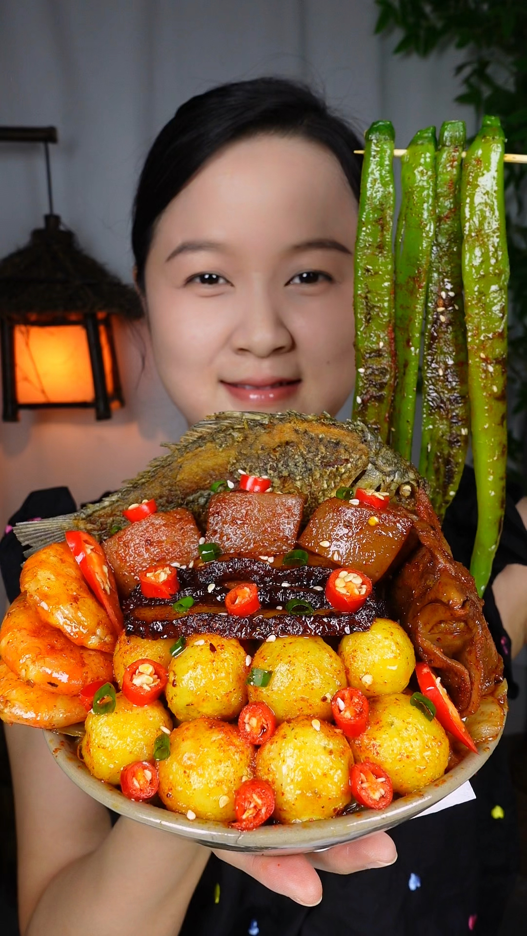 开饭啦!今日家常饭安排啦!吃个奶奶家种的小土豆,好安逸～