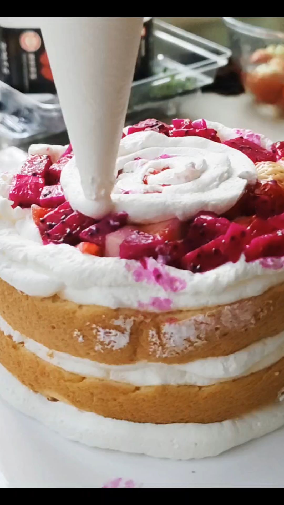 带小侄女get暑期新技能!手作水果蛋糕