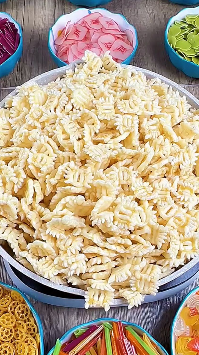 炸虾片薯片的做法。