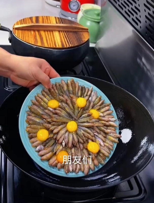 小杂鱼新吃法,煎的老香了