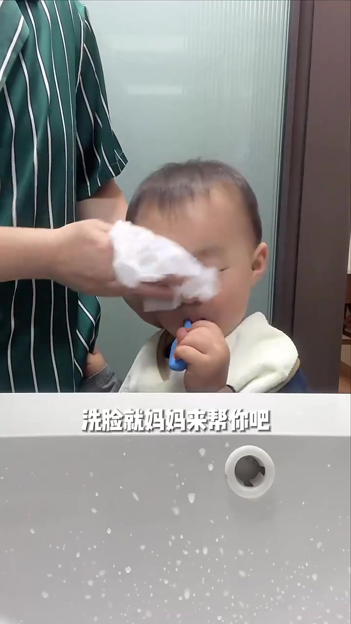 三餐营养均衡,保证每日足够的户外运动