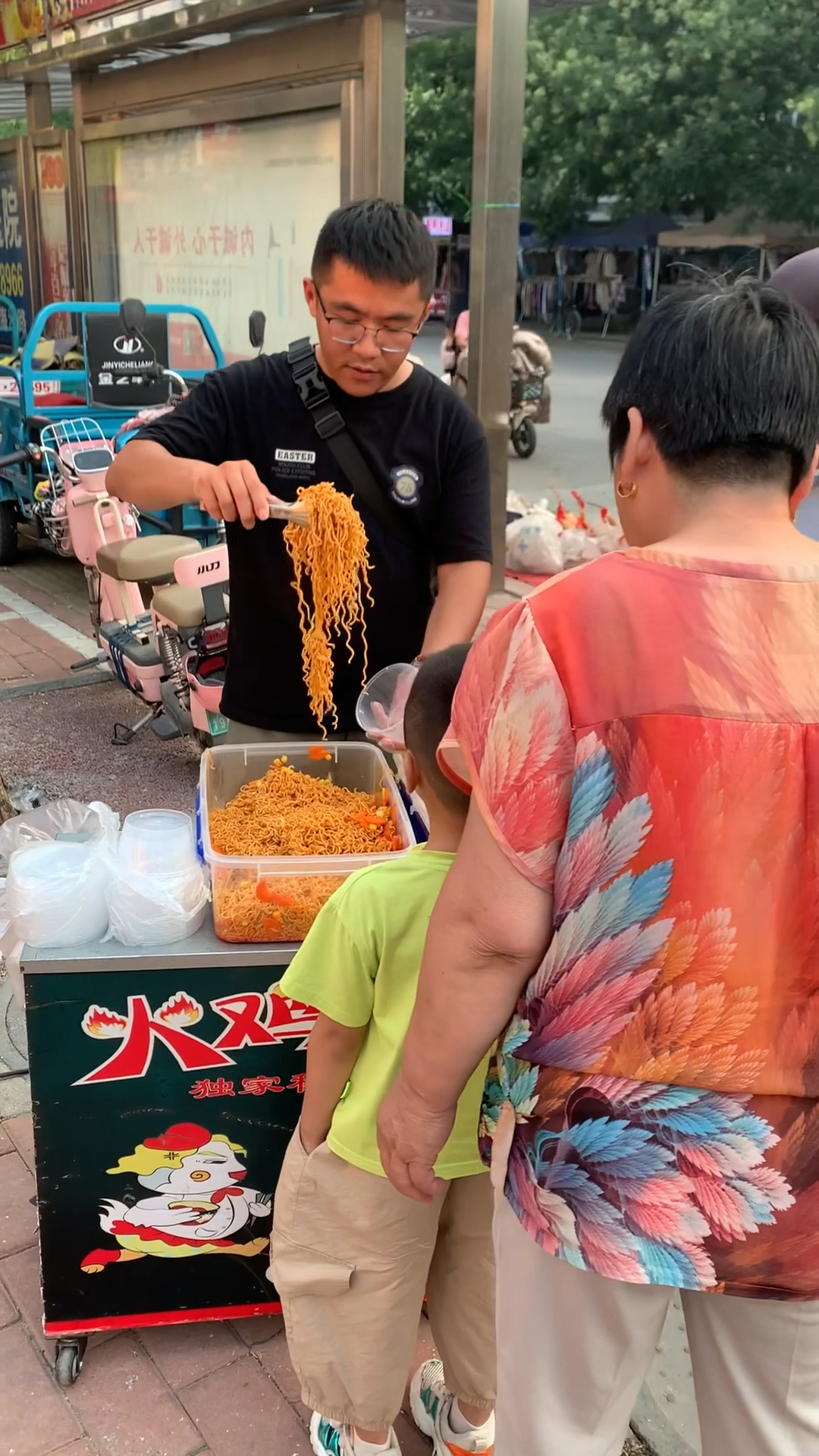 外出摆摊秘制酱料火鸡面