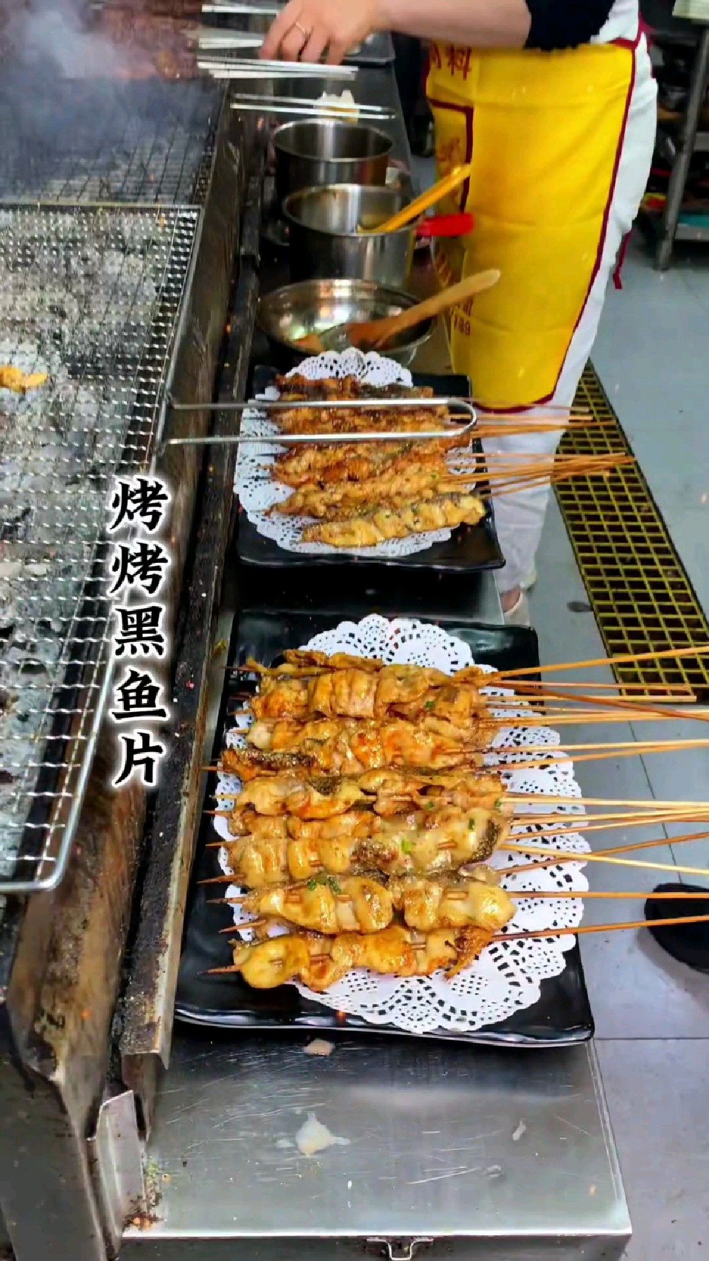 美食天天有,想吃跟我走,碳烤黑鱼片,营养又美味!