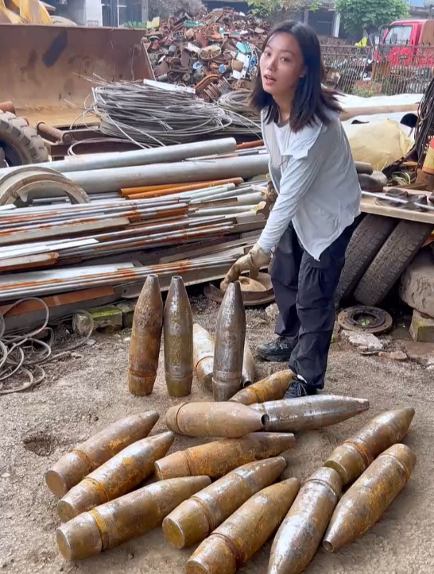 一把由炮弹钢锻打的家用斩切刀,斩鸡鸭鱼小排骨,一把刀搞定厨房