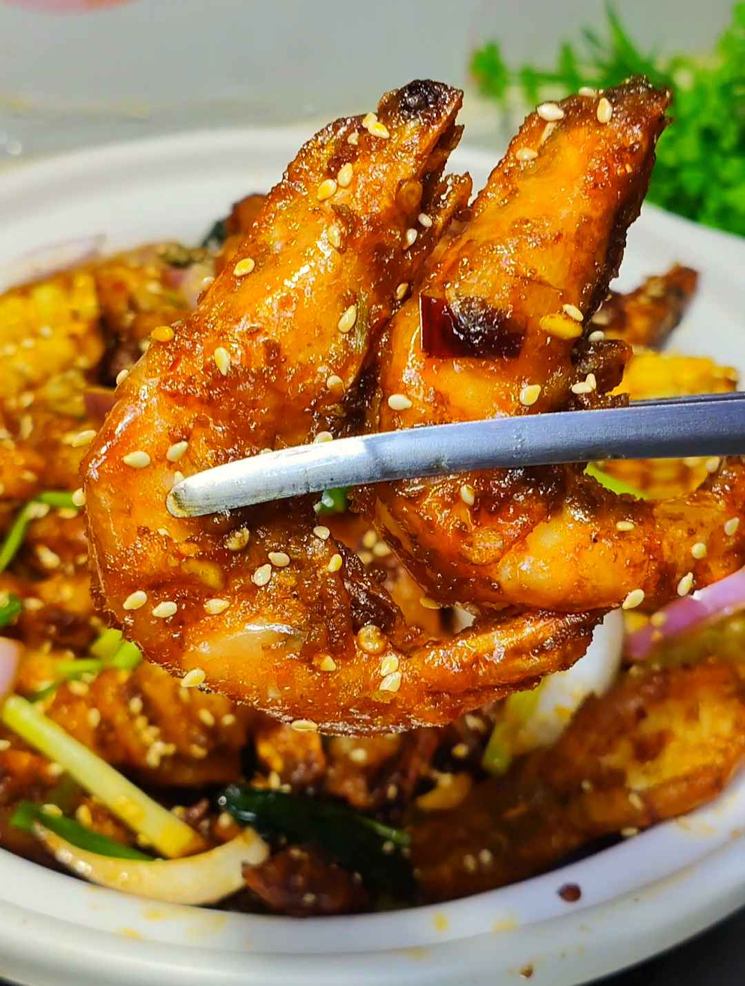 孩子特别馋饭店的干锅香辣虾,今天在家安排上,焦香酥脆,太香了