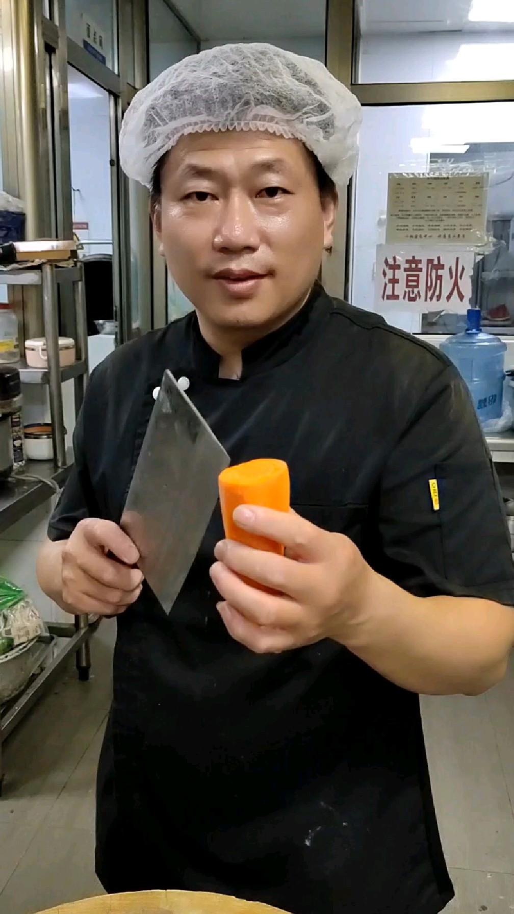 胡萝卜巧切红灯笼
