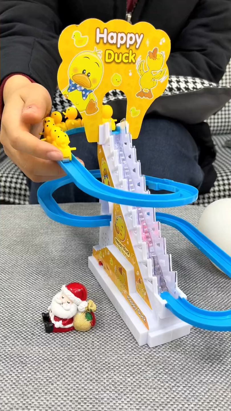 小黄鸭爬楼梯玩具 趣味无限,萌翻你的童年回忆