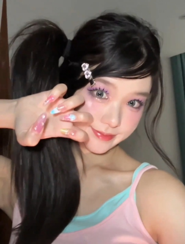 美羊羊你有两把刷子!化妆技术这么好!