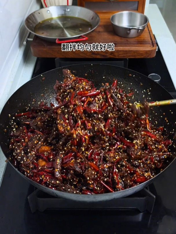 手撕牛肉干,麻辣鲜香好吃到停不下来!