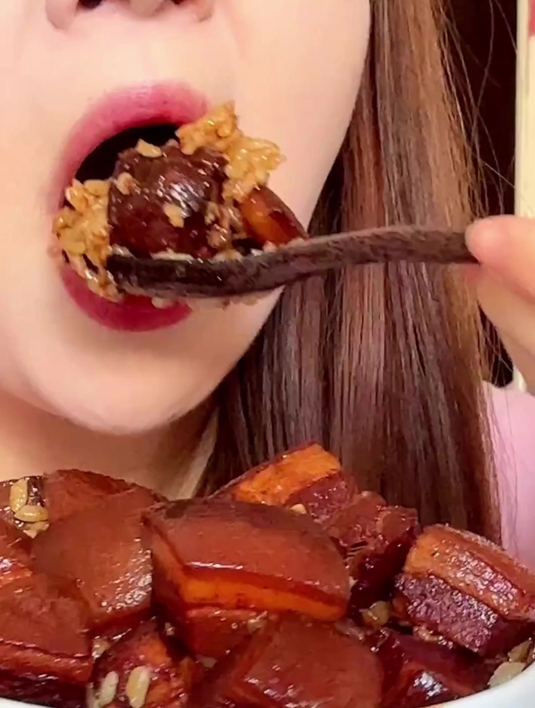 红烧肉盖饭,巧克力爆浆蛋糕
