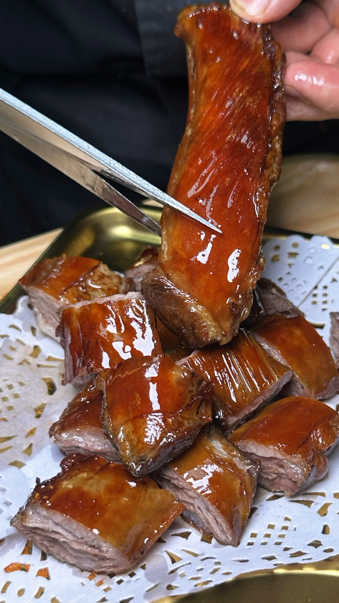烧烤店的爆款菜品脆皮爆汁大油边