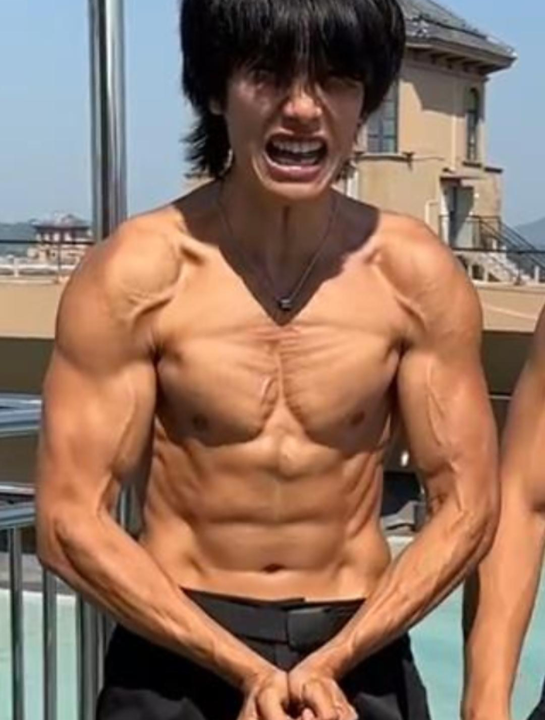 盘点全网最励志健身,三位肌肉男,各个肌肉像拉丝!