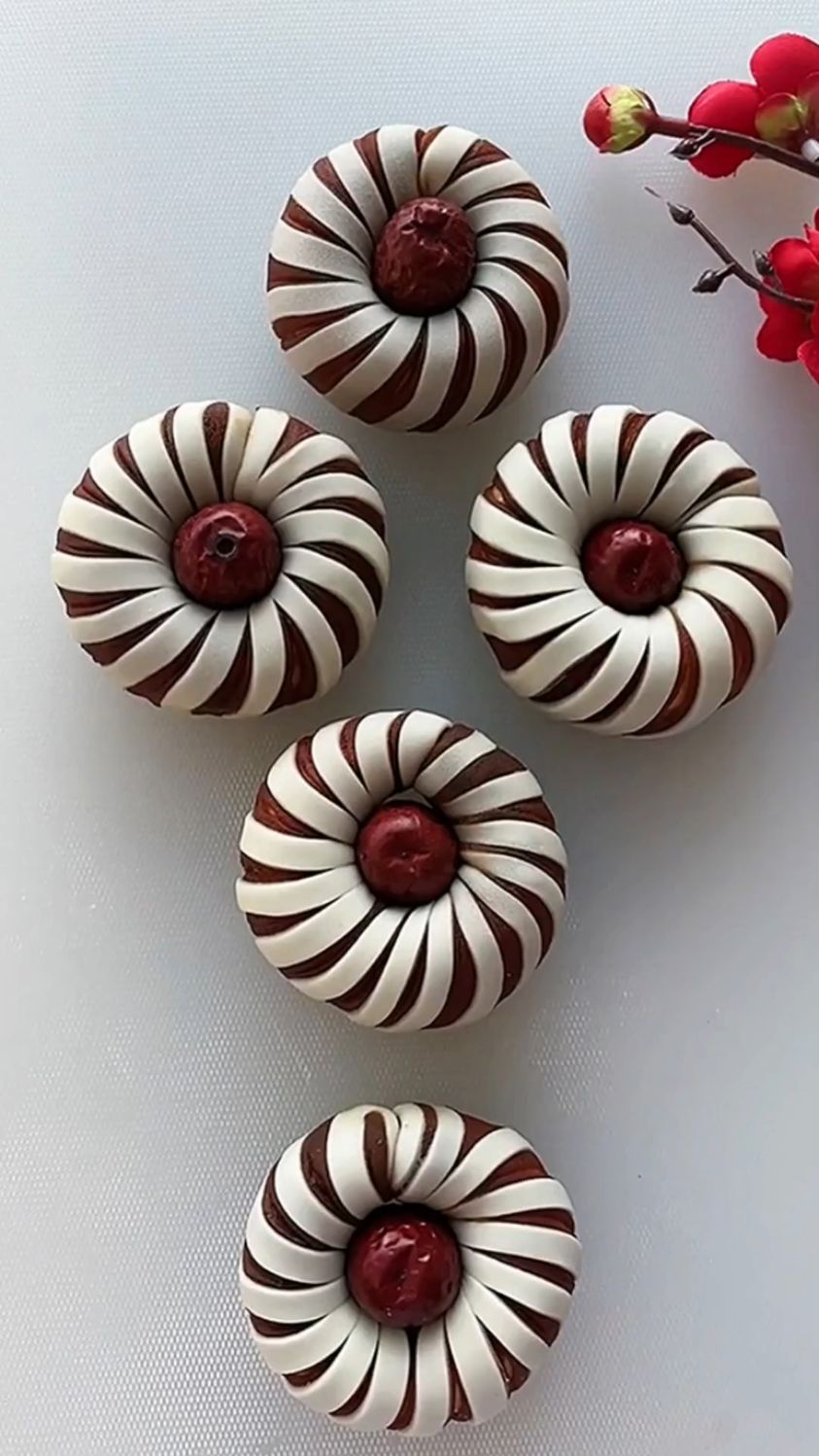 花样豆沙包的做法。