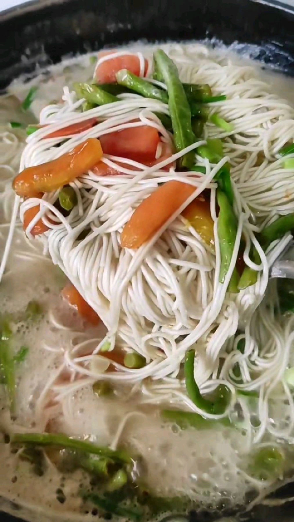 豆角西红柿热汤面家常做法