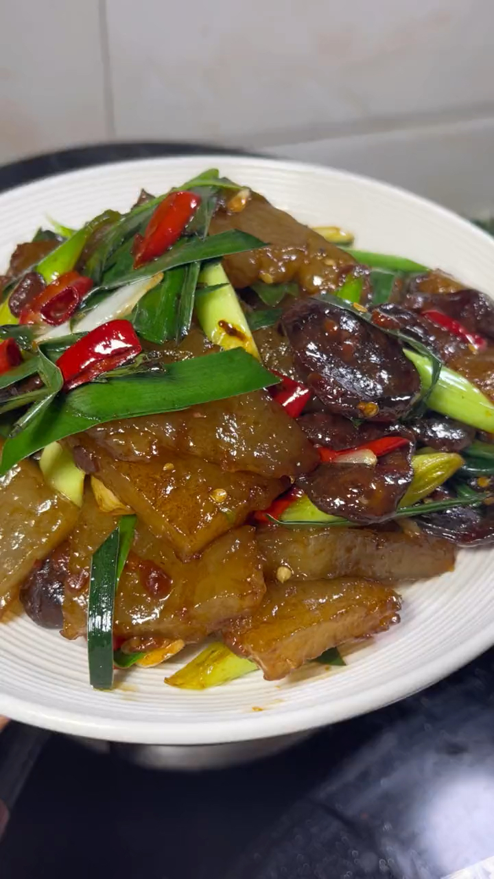 软糯Q弹,香辣又下饭的家常炒红薯淀粉,太好吃了