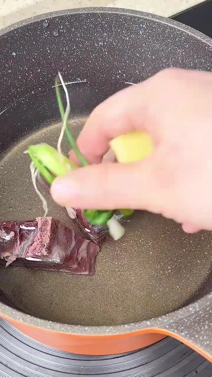 没时间做辅食的妈妈们,一定要学会这款牛肉浓汤宝