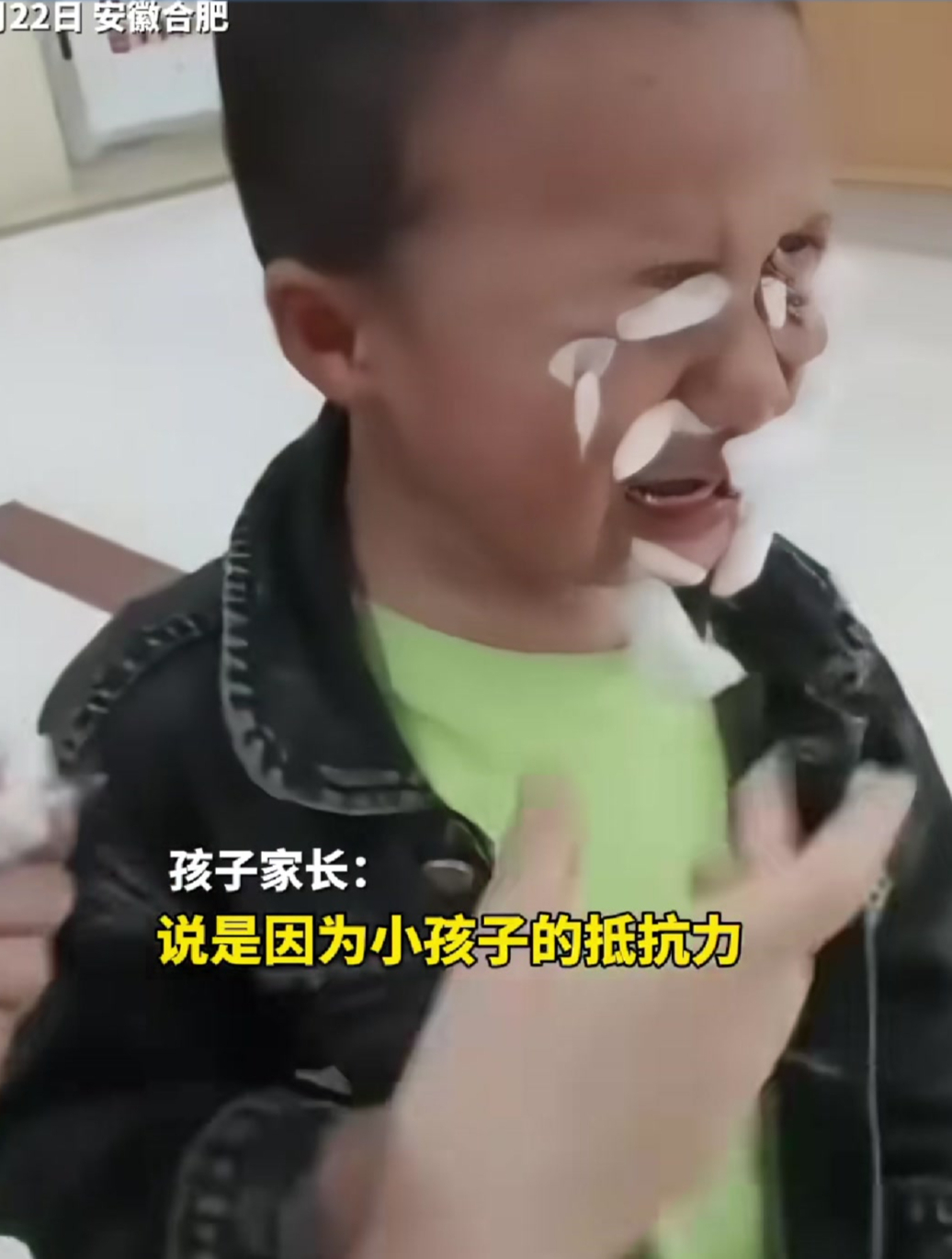 孩子去水上乐园玩,回来后腿上和脸上长“小肉球”