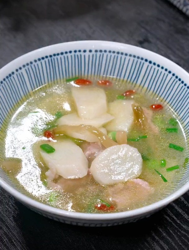 山药怎么做才入味好吃呢,这样做的山药肉片汤,清爽鲜美