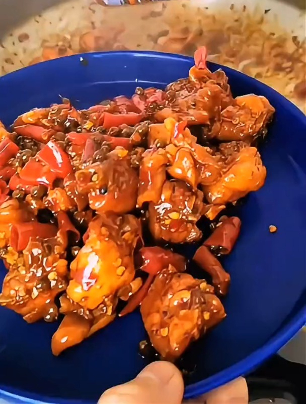辣子鸡不一样的做法,好吃又省事
