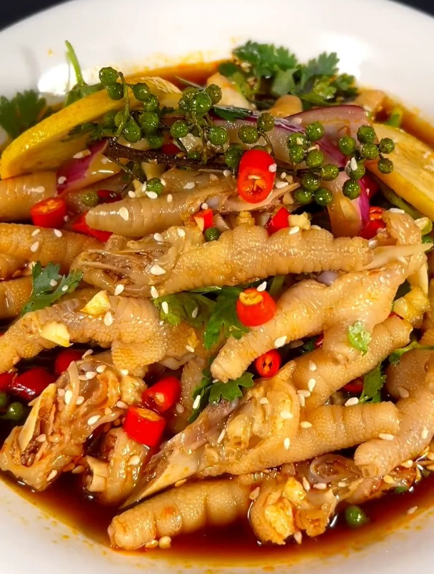 在家做这个泰式酸辣鸡脚,比买的还好吃!