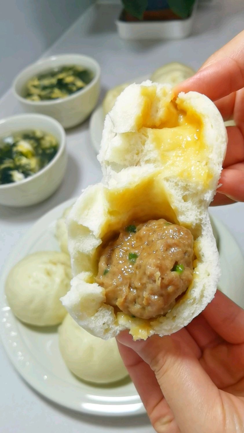 这样做的鲜肉包子,皮软馅嫩,鲜香又多汁,太好吃了