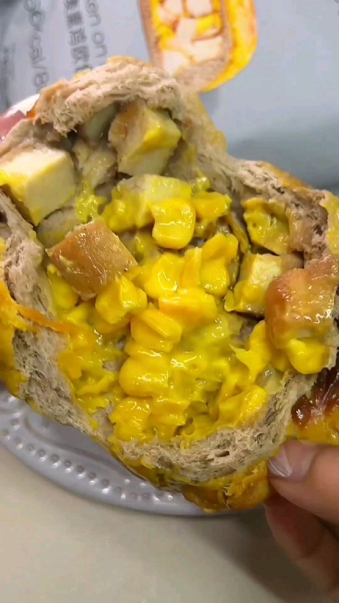 自律期真的别错过这个熏鸡欧包,热量很低、味道超棒,回购率很高