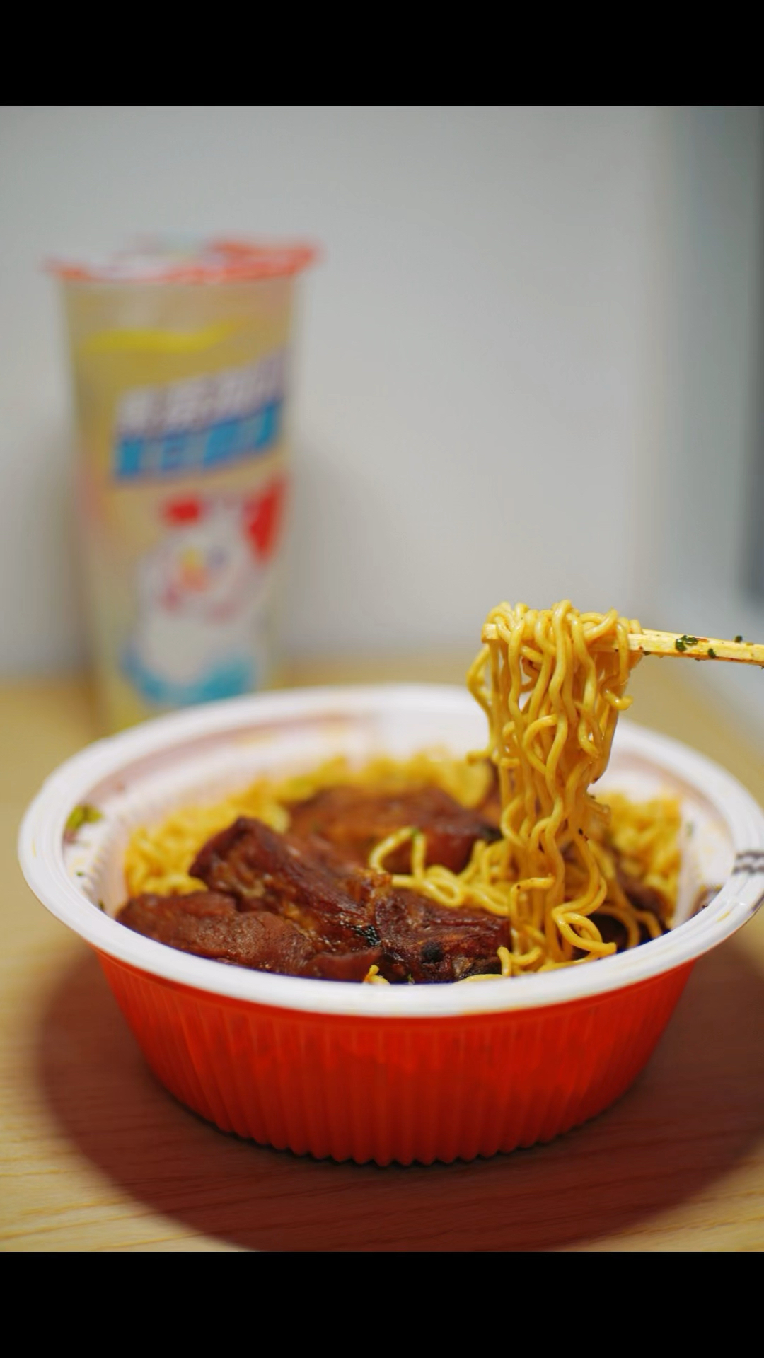 夏天就适合干拌面和柠檬水～