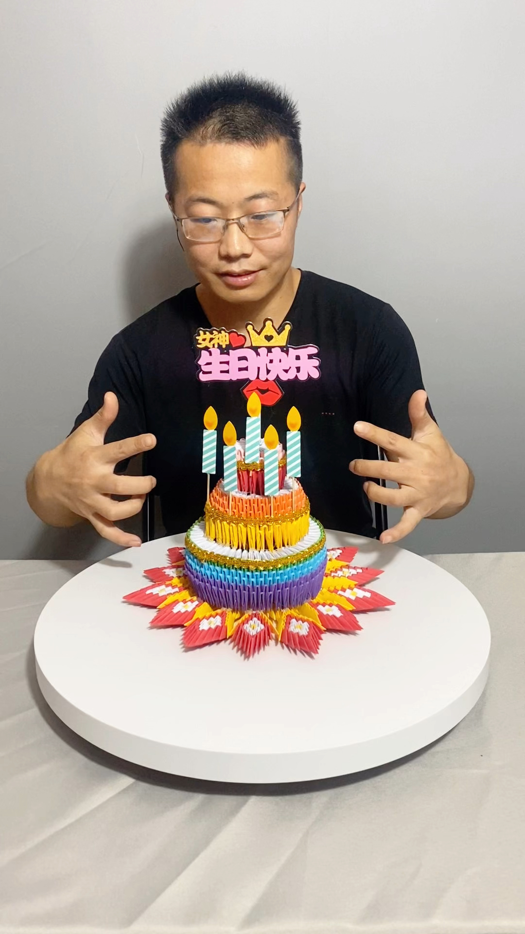 你家的废纸千万不要扔掉了,还能做个生日蛋糕呢