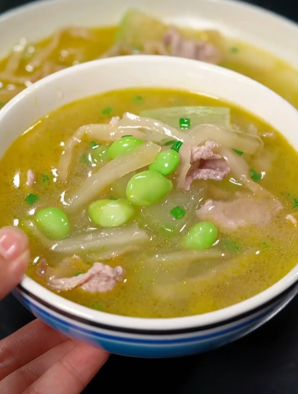 冬瓜买回来试试这个榨菜冬瓜毛豆汤,清爽解腻又好喝