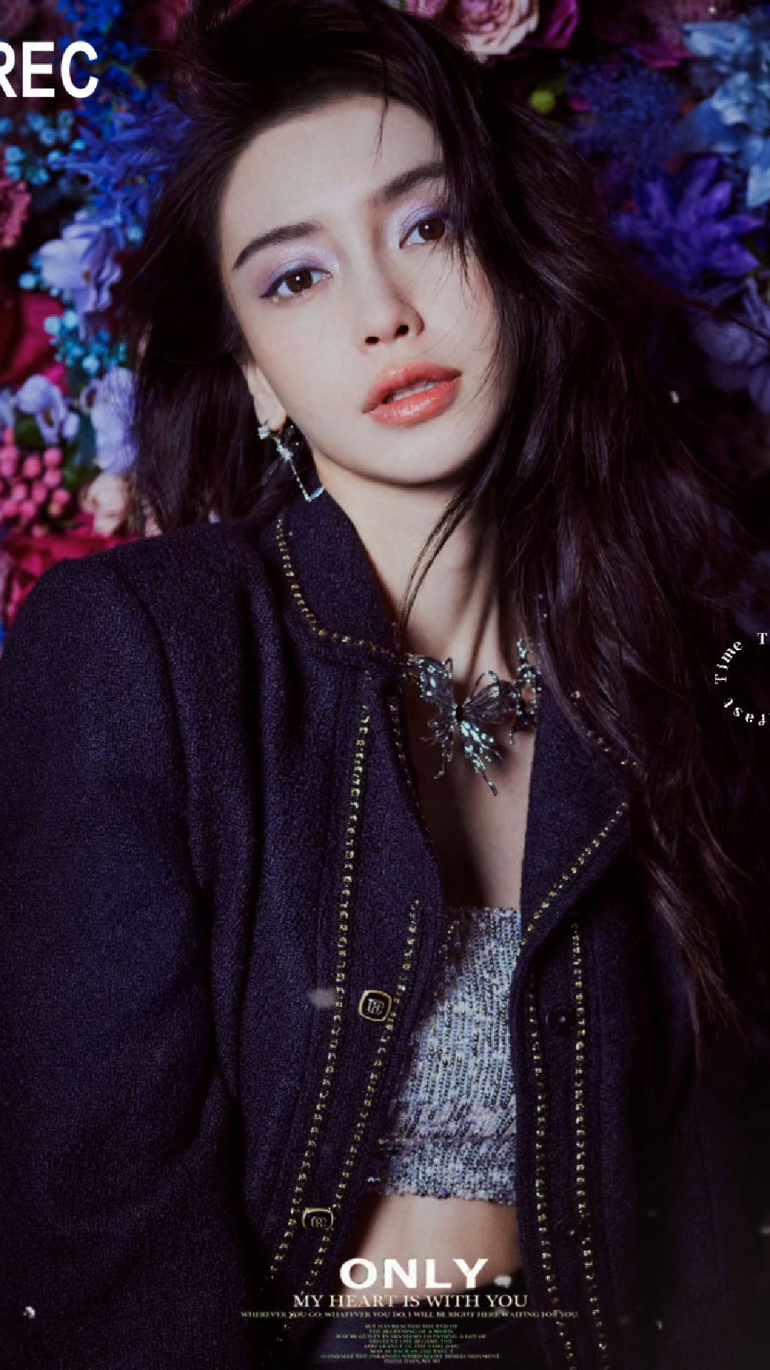 Angelababy水蓝人鱼姬妆容,抬眸浅笑间尽情盛放她的魅力,彰显着瞬间而极致的美～