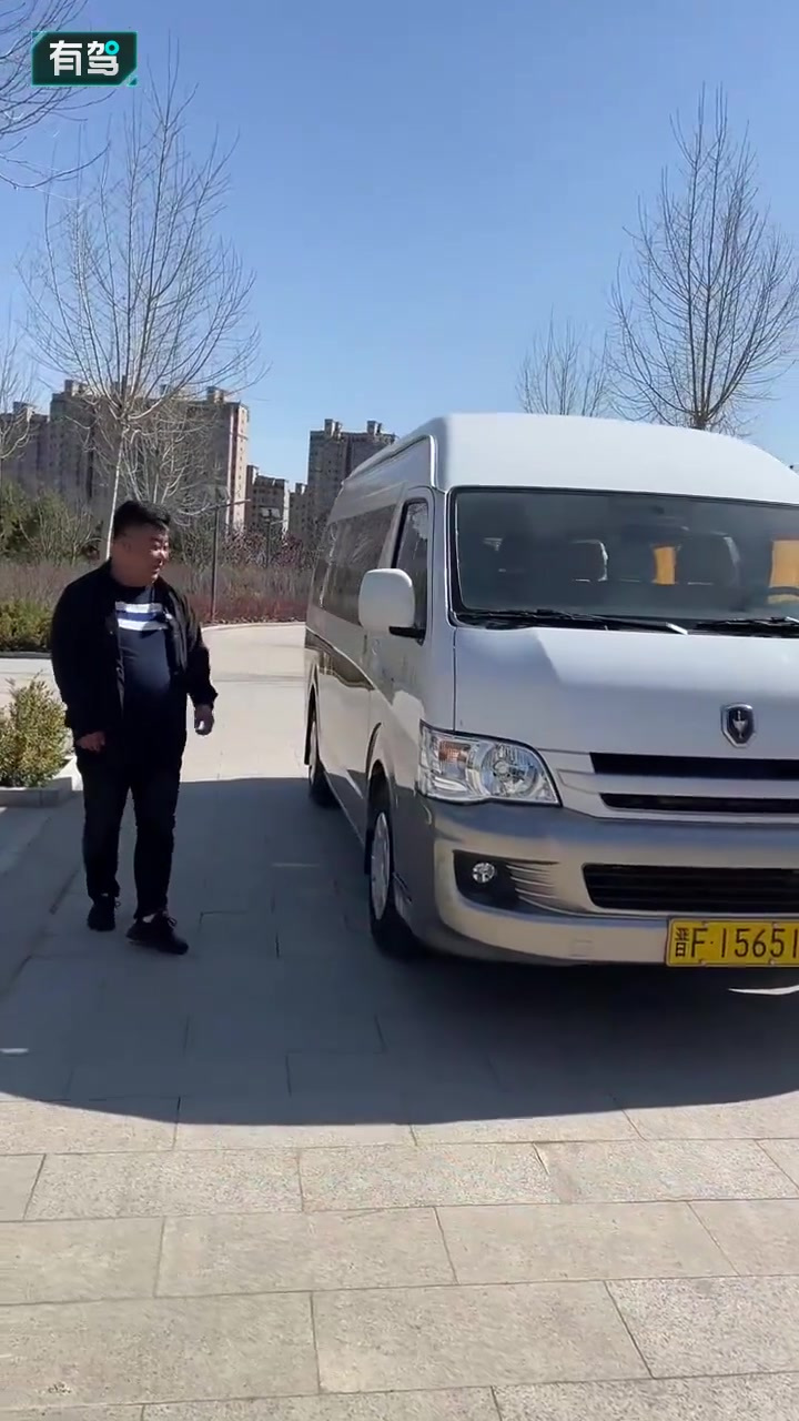 金杯海狮面包车,2.4发动机