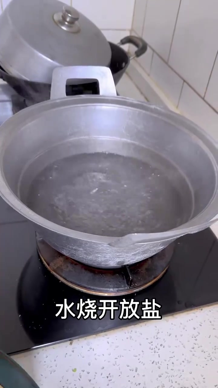 只需要香油就能吃的美味,芹菜拌杏仁