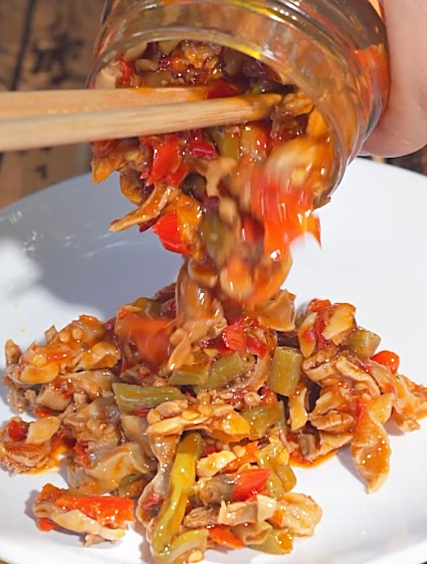 到底是鸡杂多还是酸豆角多呢?