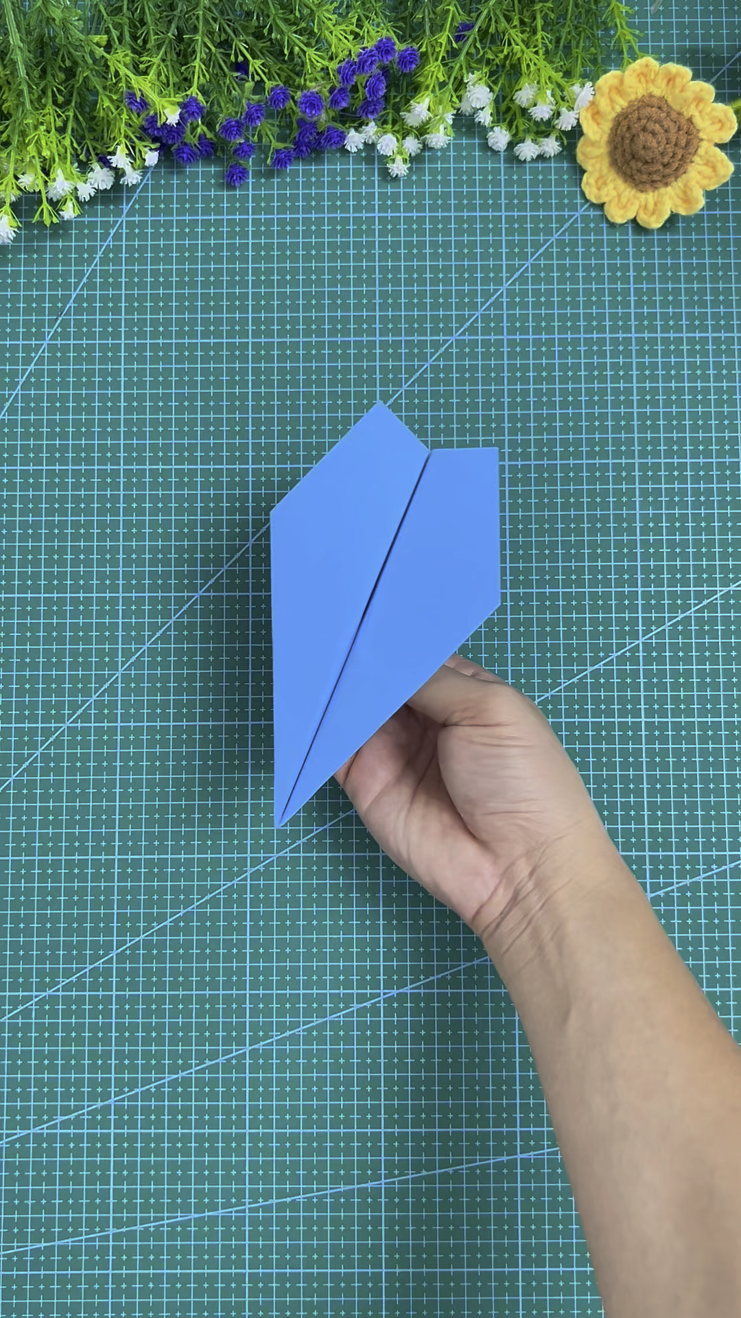 折法非常简单的纸飞机你会折吗?