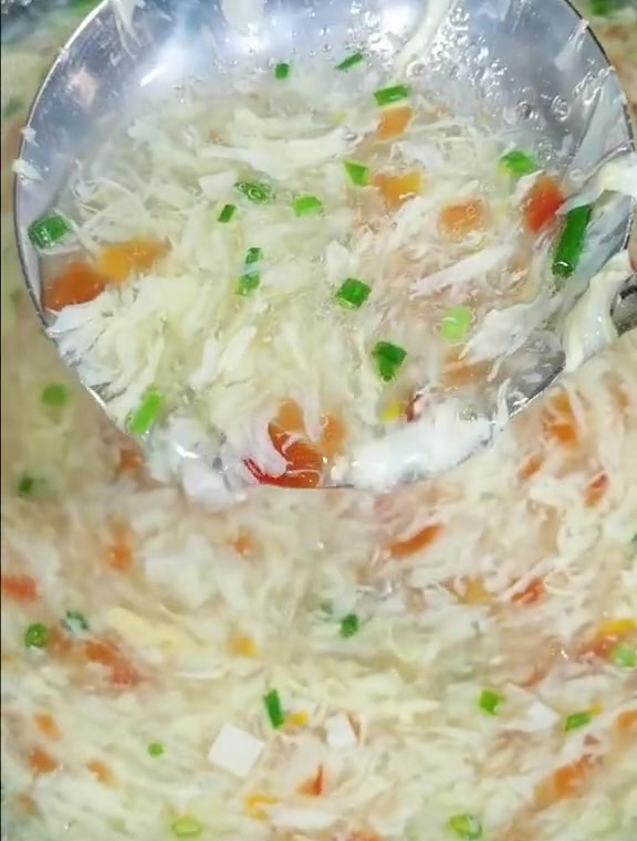 一道超级简单的西红柿鸡蛋豆腐汤送给亲爱的你们!
