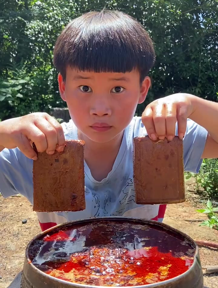 这样的鸡蛋干你们做过吗?太香了