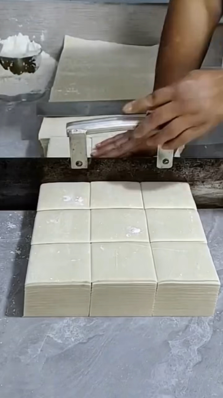 手工制作馄炖皮的方法