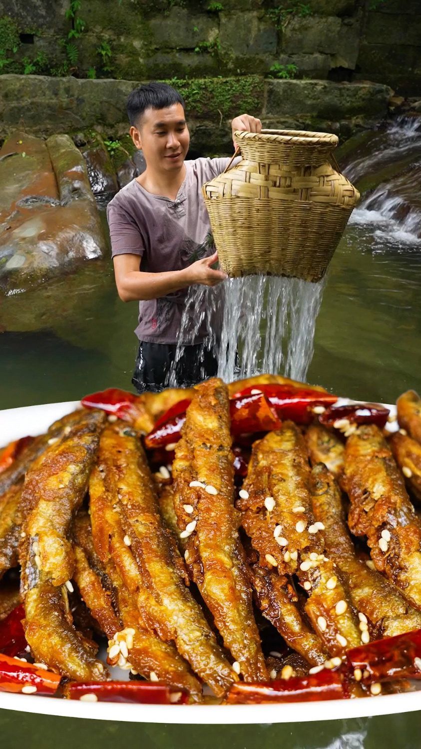 麻辣小鱼仔像这样做出来,麻辣酥脆,做路边摊的都馋哭了。