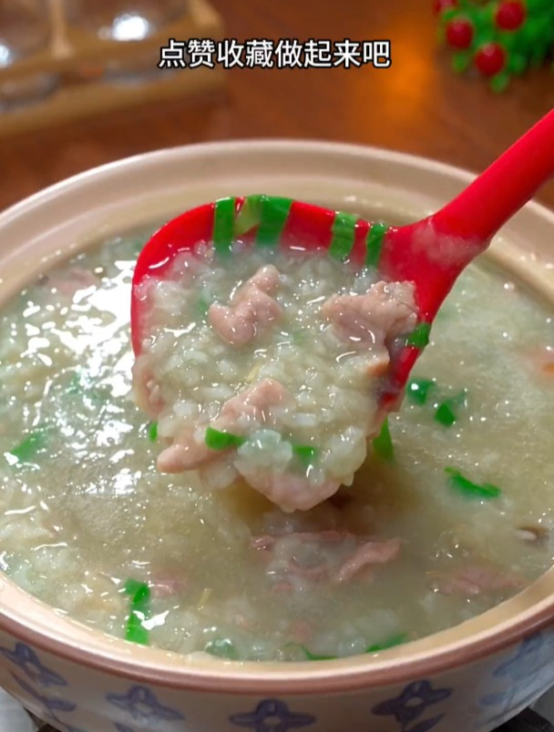 皮蛋瘦肉粥这样做,又香又浓稠!真的很好喝