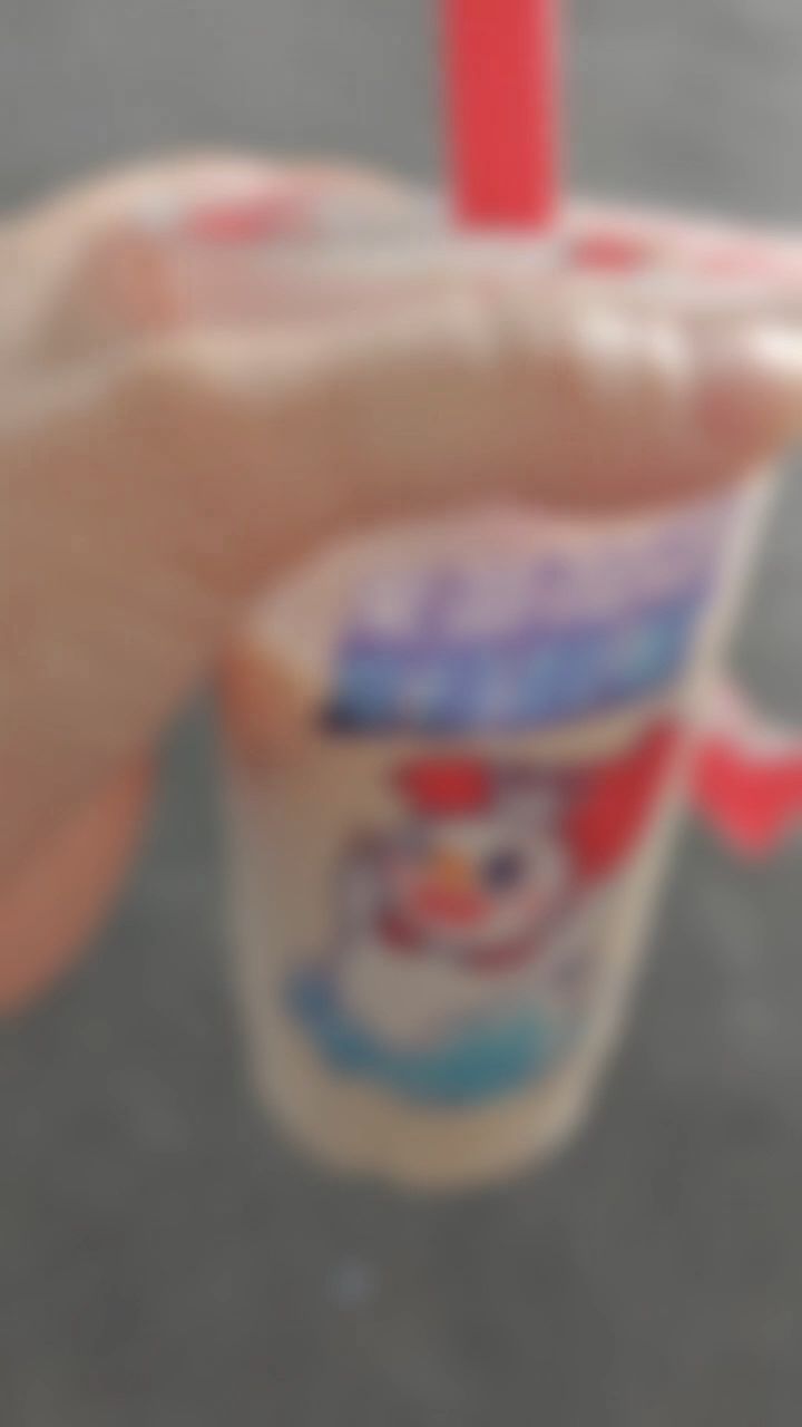 入秋了,秋天的第一杯奶茶和烧烤一起安排,你们都安排了吗