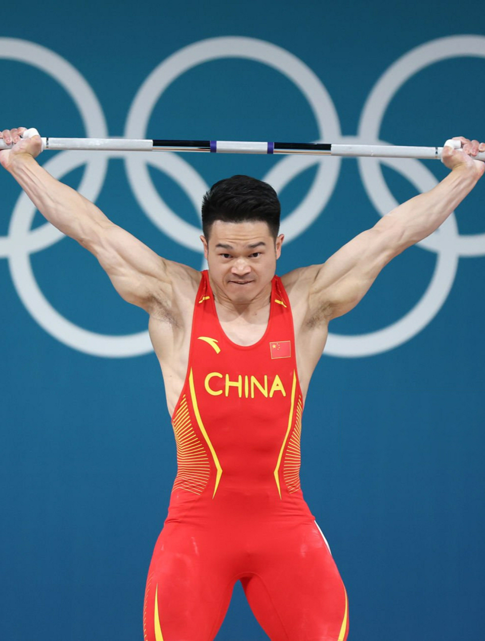 从农村扛编织袋走出来的石智勇,为国拼到受伤,站上巴黎已是奇迹