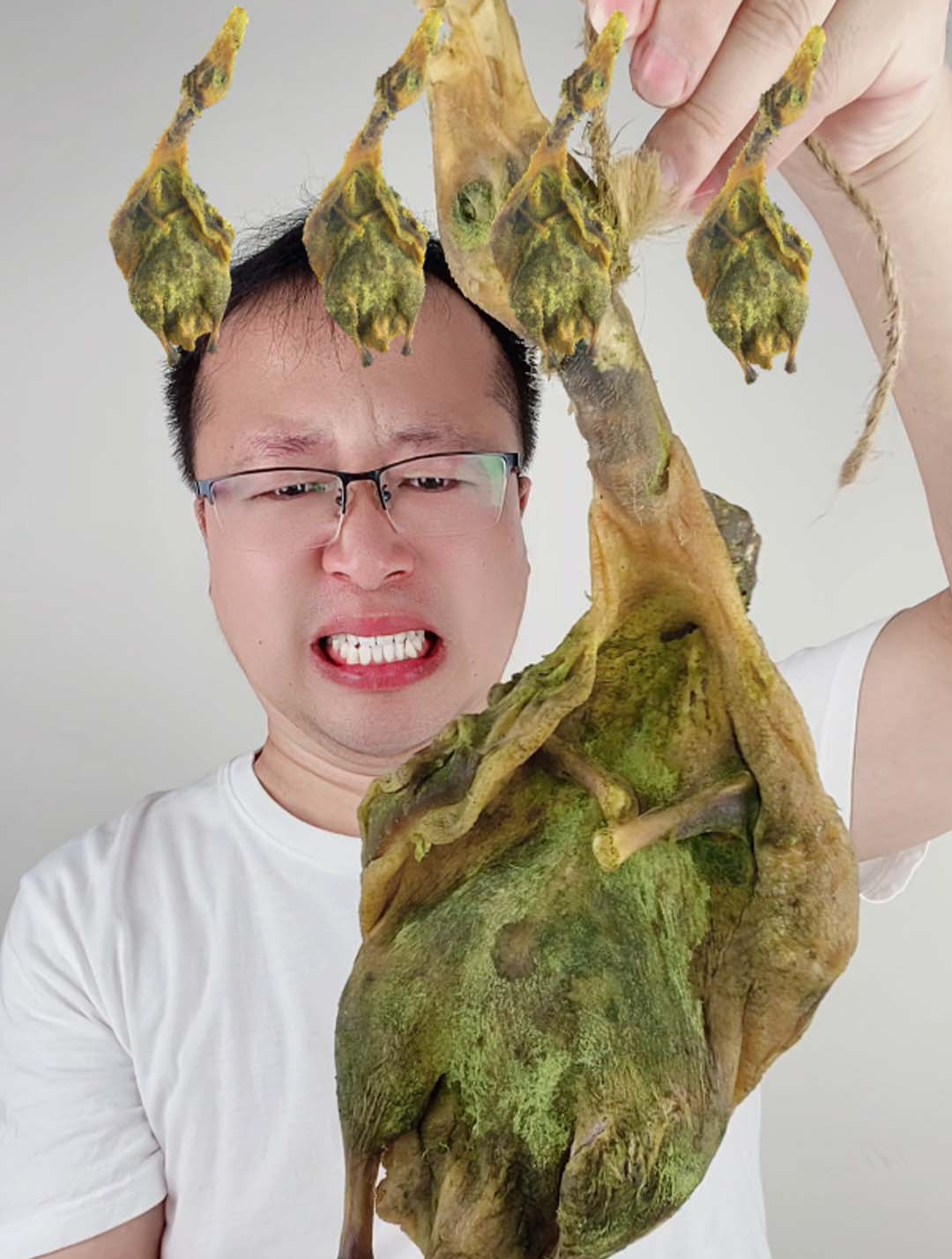 朋友请我吃刚出土的风干鸭子