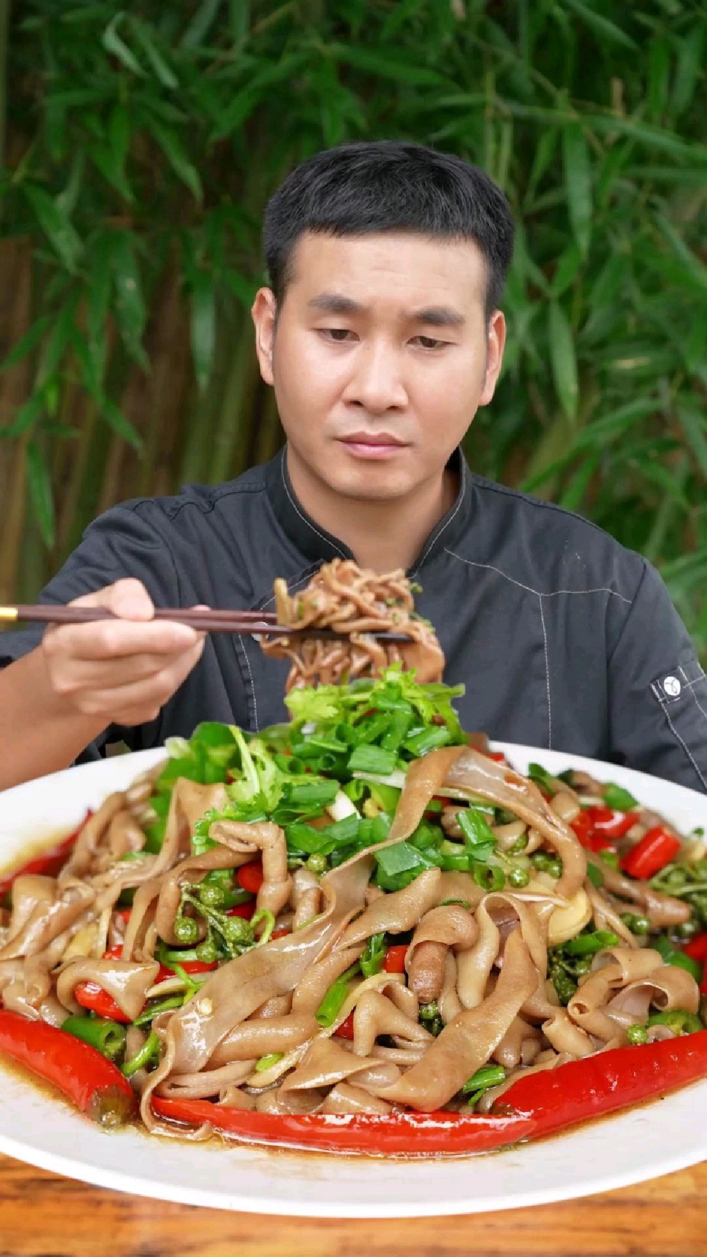 火爆鸭肠麻辣脆嫩,酸辣开胃根本停不下来。#美食#火爆鸭肠#川菜