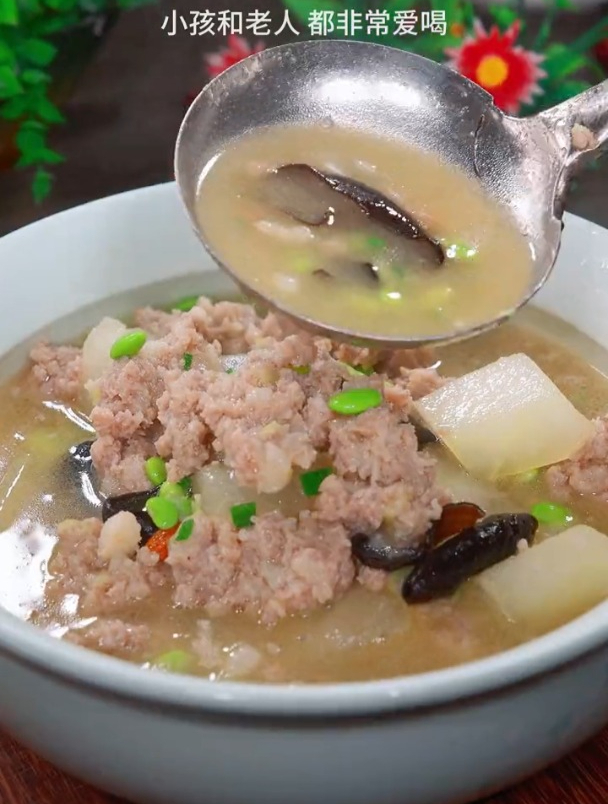 冬瓜碎肉汤 是村里一个八十三岁的老阿姨分享的,冬瓜碎肉汤做法