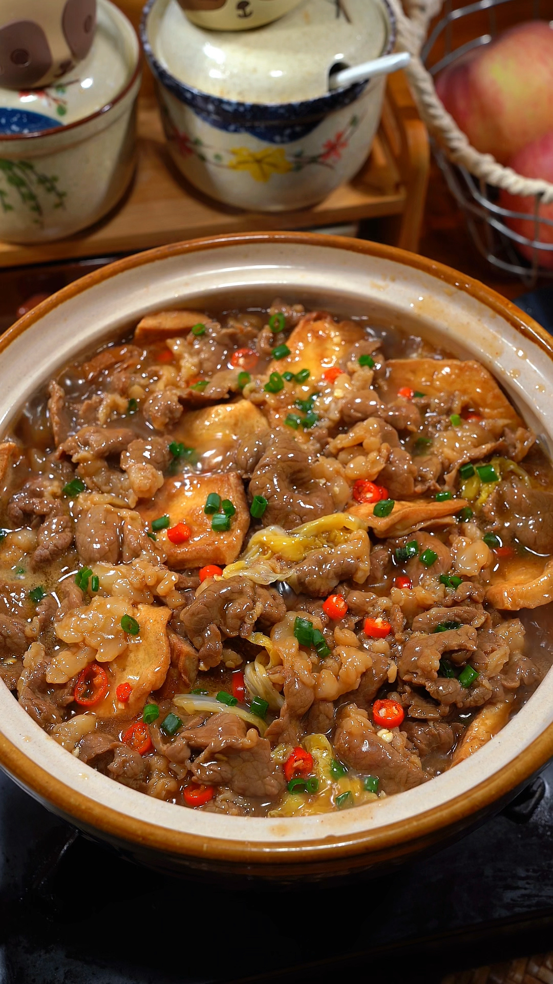 我们家每周都要吃几回这个沙茶牛肉豆腐煲,滑嫩鲜香,好吃又下饭