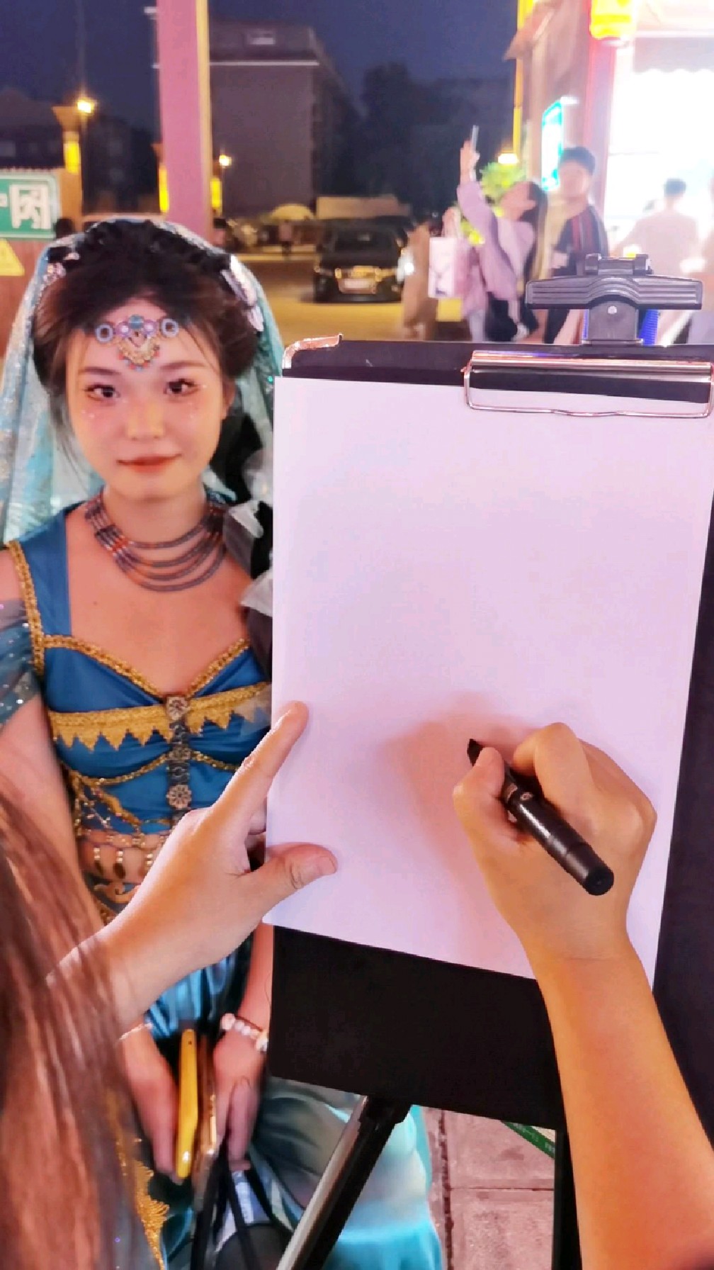 哇,今天画个古装美女
