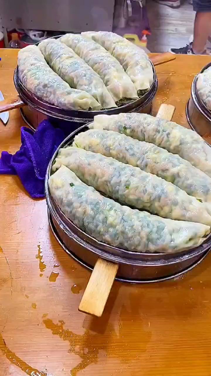 馅大皮薄的菜包子