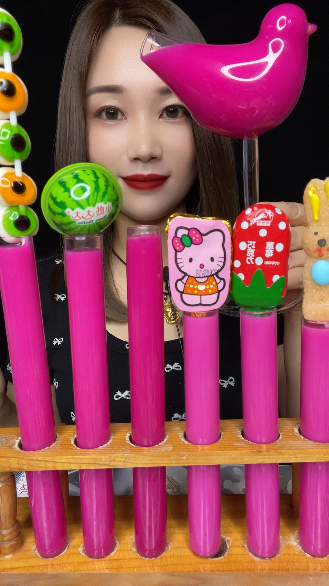 今天喝粉色果汁 草莓巧克力