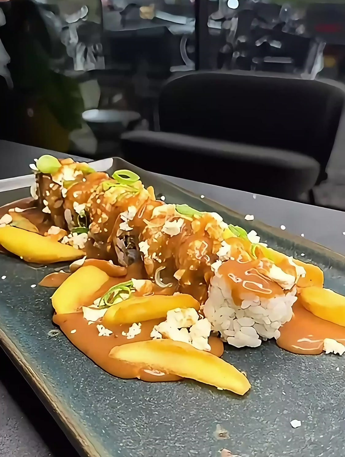 「创意料理」炸薯条遇上寿司卷,跨界美食的绝妙碰撞!