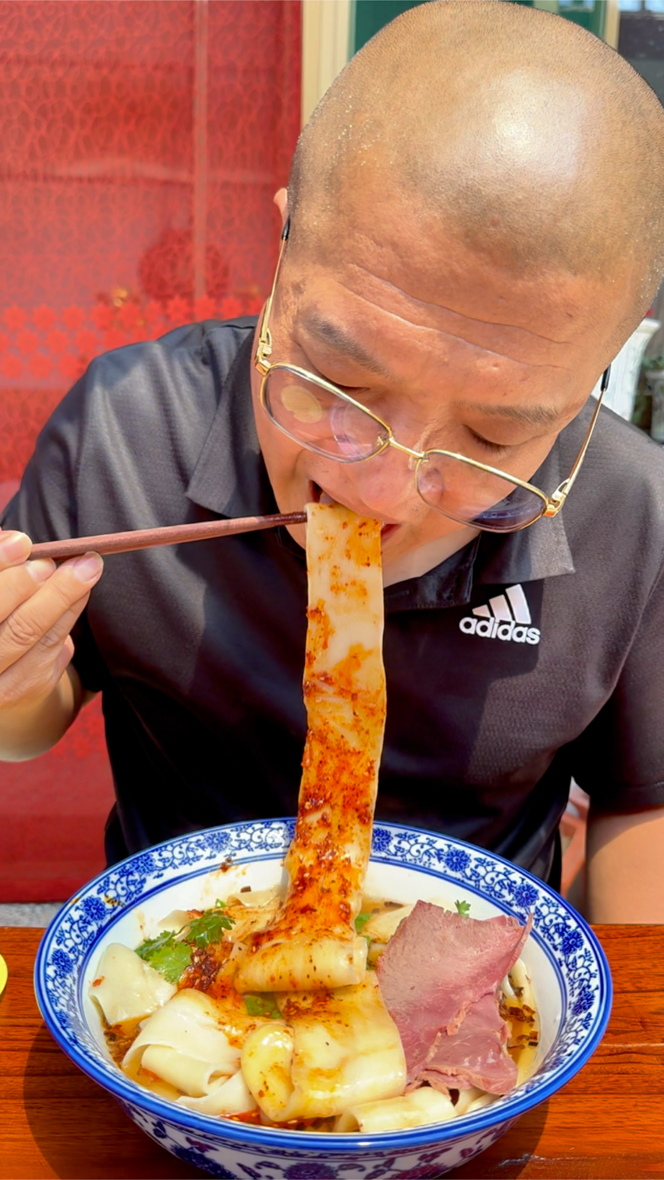 美食牛肉驴肉【扯面】这比裤带长比嘴宽的面你喜欢么?